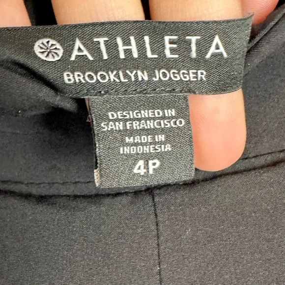 Athleta Mid Rise Brooklyn Black Jogger Pants Pockets Outdoor Women’s Sz 4P - Picture 6 of 8